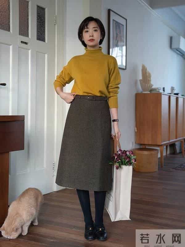 入冬后多穿基础款衣服，大衣、针织衫、半身裙，轻松提升你的气质