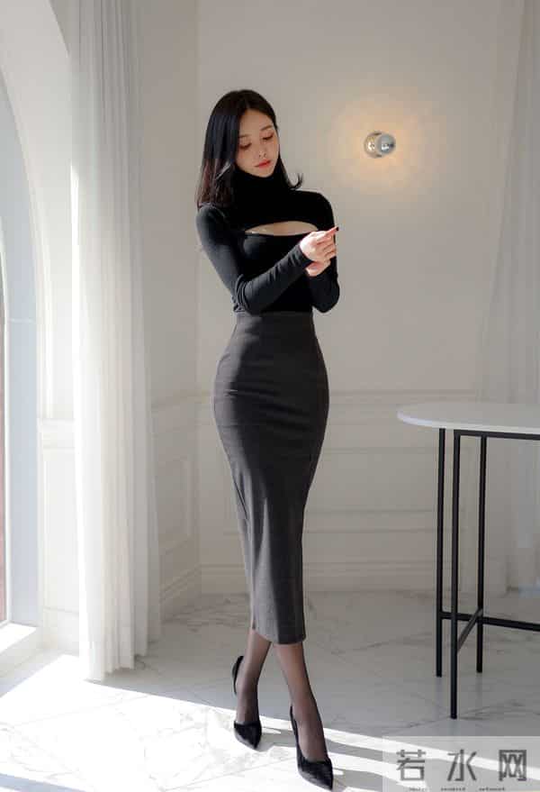 「轻熟通勤辣妹风」--，把基础款的利落和细节的小性感结合得刚好