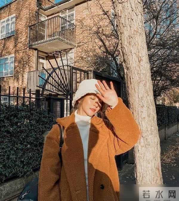 “渔夫帽”才是冬季标配，保暖还洋气显脸小，瞧潮人这样戴多美
