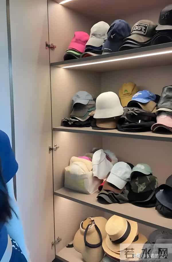 被杜淳老婆衣帽间吓到，光牛仔裤、包包和首饰多得像展柜