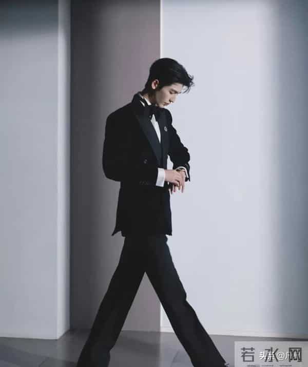 张凌赫，西装真的迷人