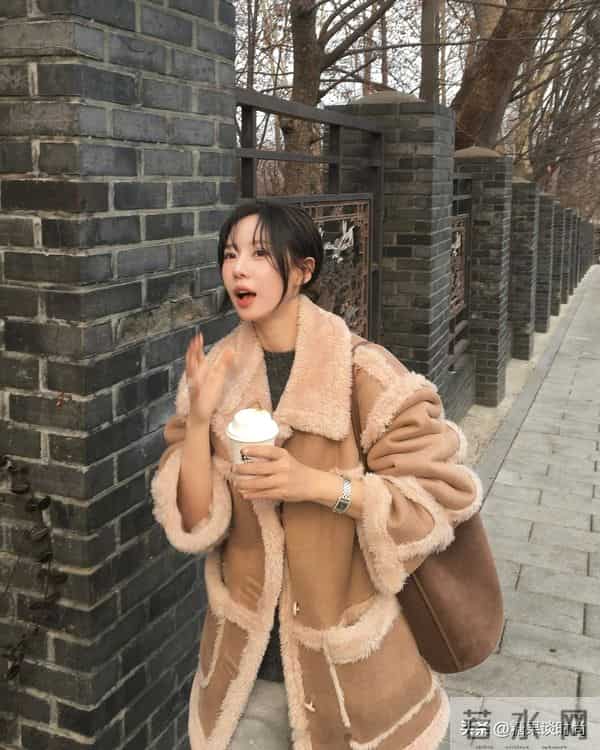 秋冬季怎么穿好看？一起来看下28岁高敏英6套搭配示范，很精致