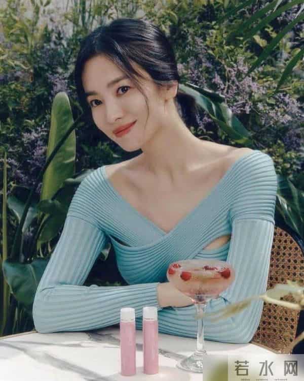 宋慧乔新造型，职场穿搭也能不随波逐流，穿出个性，给人专业感