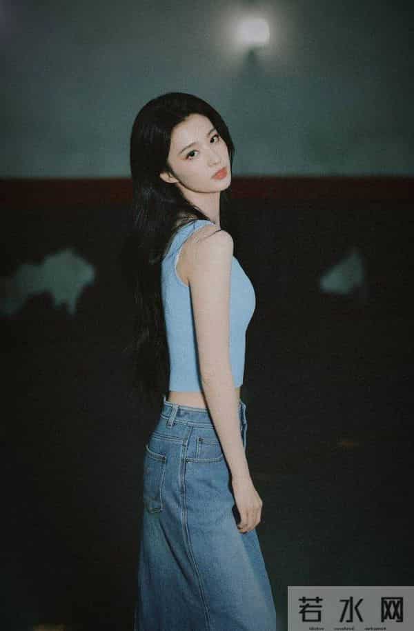 夏至时尚穿搭，徐梦洁的田园风与王楚然的简约风，你更爱哪一种？