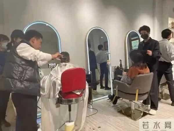 15元快剪，撕到了理发店“高利润”的乱象？