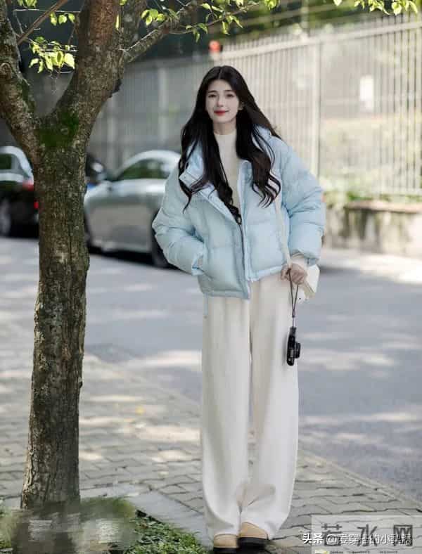 「白色阔腿裤+羽绒服」冬季最火穿搭CP，太美太时髦了！