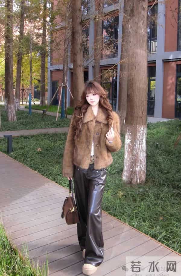 皮裤+勃肯鞋｜又拽又慵懒的混搭感绝了！