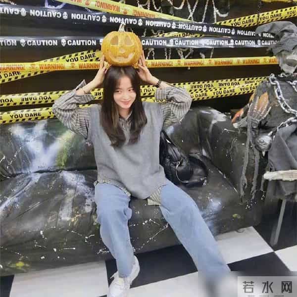 全球最美丽女性的时尚攻略：金智秀的三套完美穿搭！