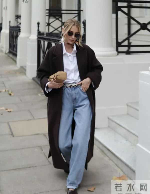 今年冬，牛仔裤这样穿最时髦