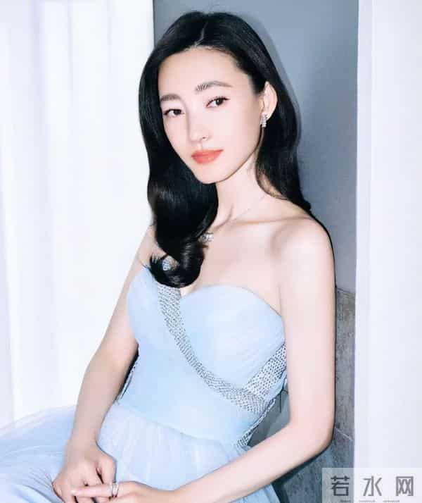 诈骗14亿，看到金条法拉利被拍卖，才懂王丽坤夫妇的生活有多奢靡