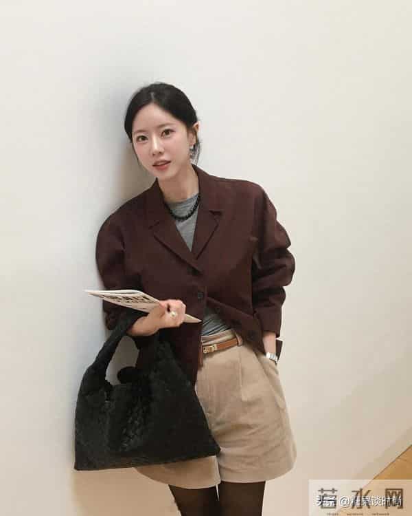 秋冬季怎么穿好看？一起来看下28岁高敏英6套搭配示范，很精致
