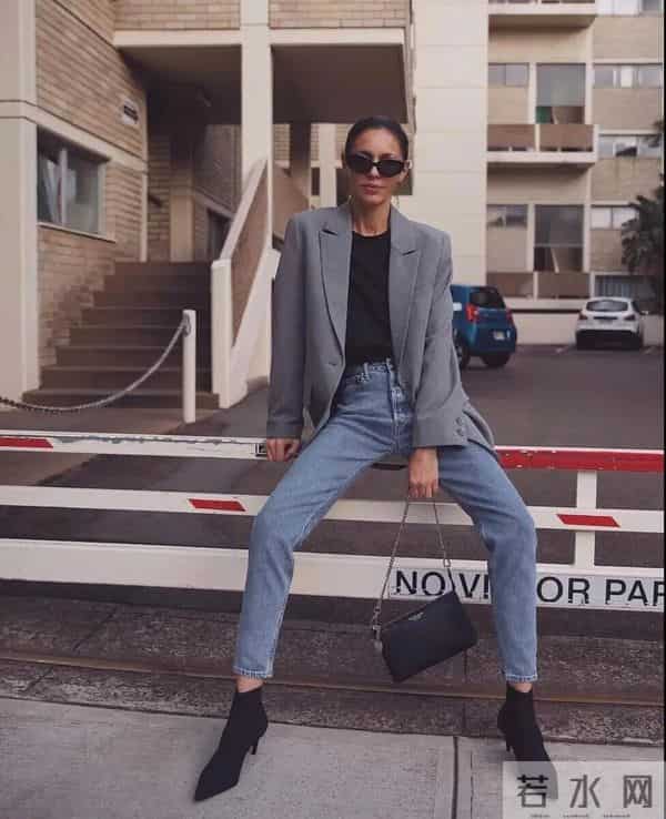 黑靴子太优秀了，冬天配这条裤子超好看