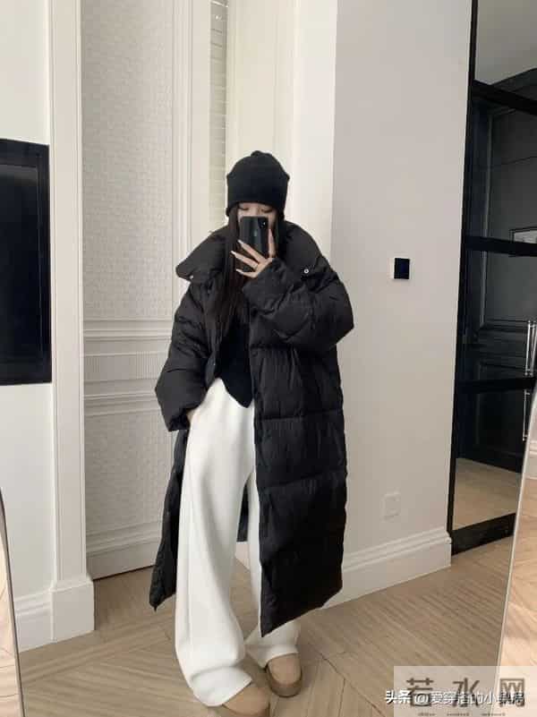 「白色阔腿裤+羽绒服」冬季最火穿搭CP，太美太时髦了！