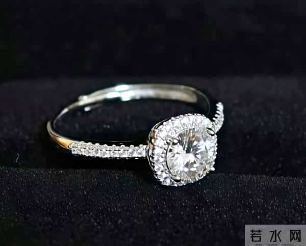 一枚百元戒指的魔力：胖东来“小方糖”为何甜透年轻人