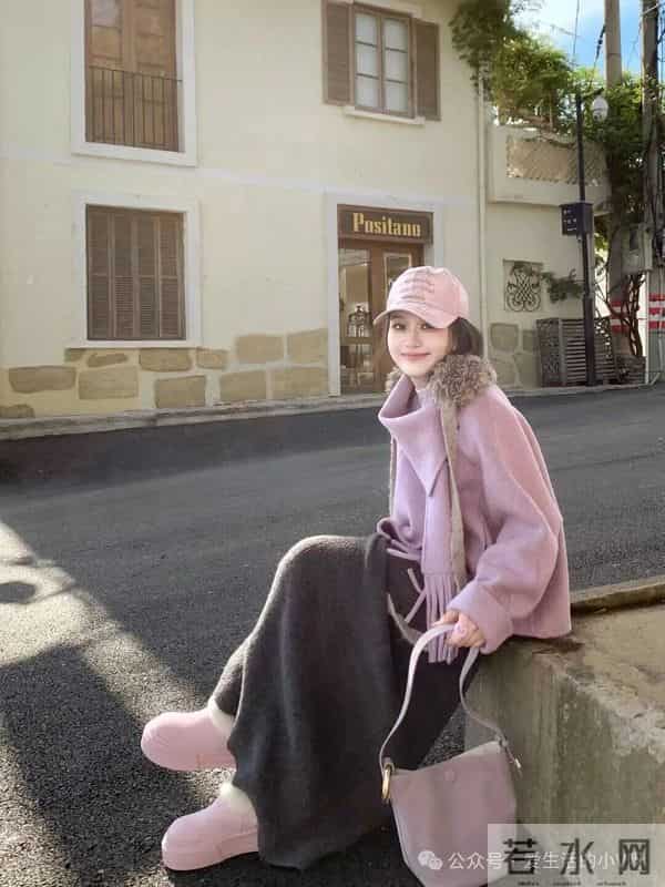 冬季穿搭“紫”定温柔｜浅灰紫大衣+松弛感半裙