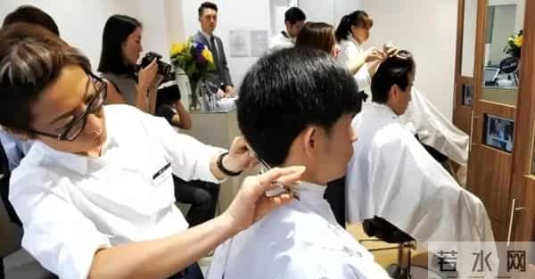 15元快剪，撕到了理发店“高利润”的乱象？