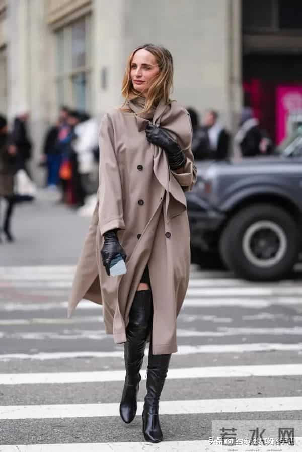 外套+靴子，这样穿又暖又时髦！