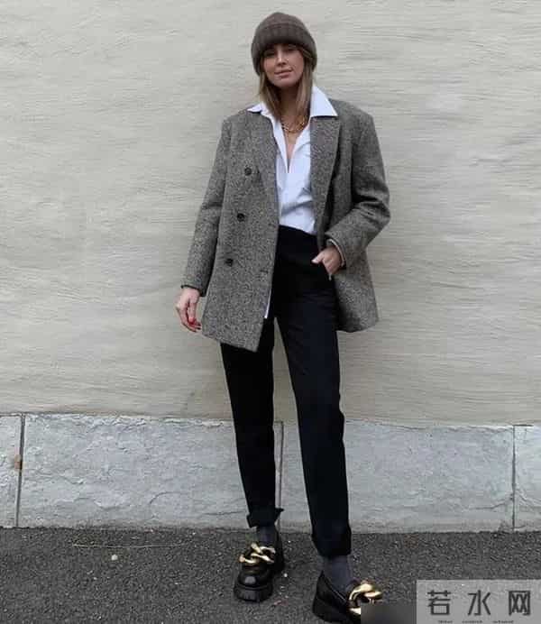 今年秋冬流行一种帽子，叫“奶奶帽”！保暖时髦，看着还减龄