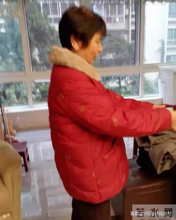 羽绒服警告！这3种颜色谁穿谁土气！尤其第二种，太多姐妹踩雷了