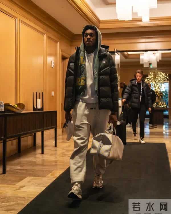 穿搭如何？凯尔特人社媒分享球员穿搭照片