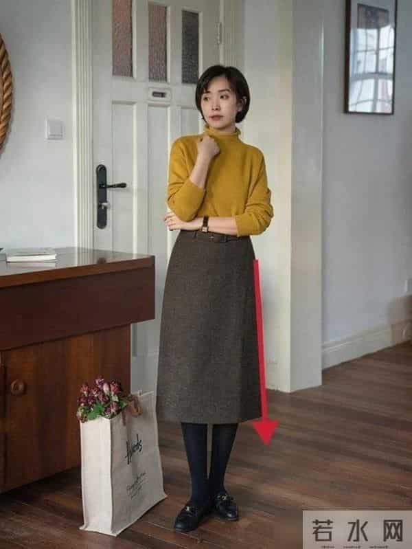 “羊毛衫+长裙”才是最适合40岁女人的秋冬穿搭，优雅显瘦有气质