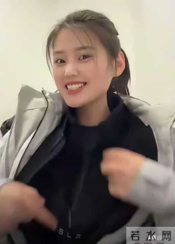 特斯拉员工晒工服引羡慕，四季不用添置，衣服漂亮又实用