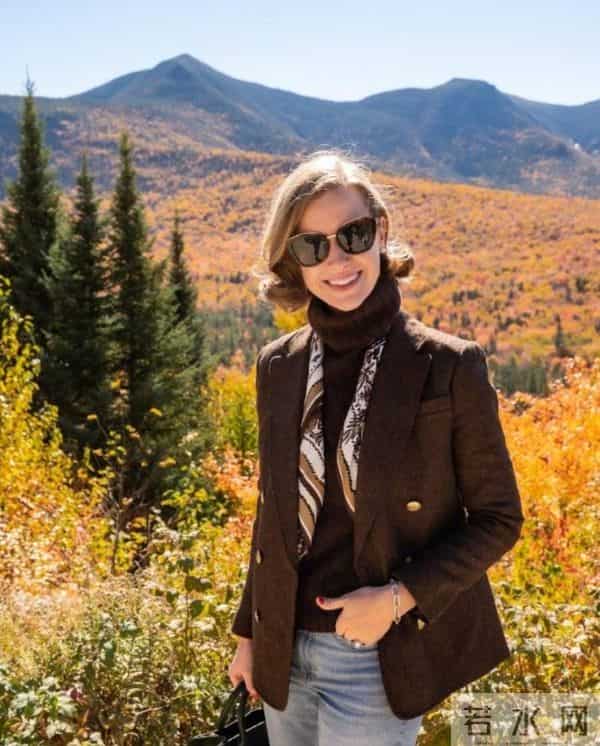 被这位博主穿搭惊艳，人过中年穿衣不花哨，基础款穿出英伦腔调