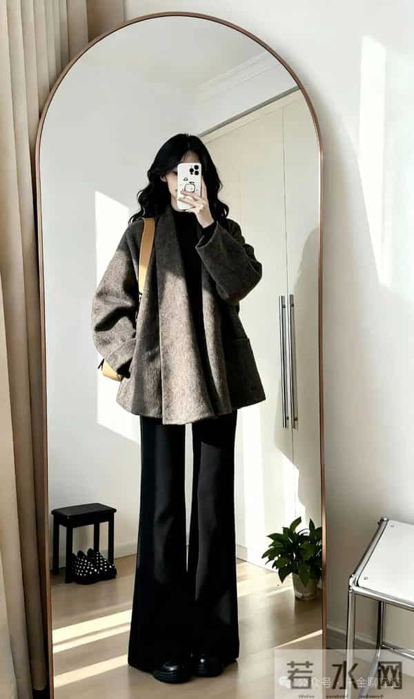 黑灰系拉松弛感穿搭“王炸杀招”！极简高级焊死！素人日常超绝！