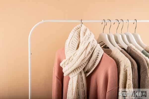 如果一个人还在穿10年前的衣服，说明了3个问题