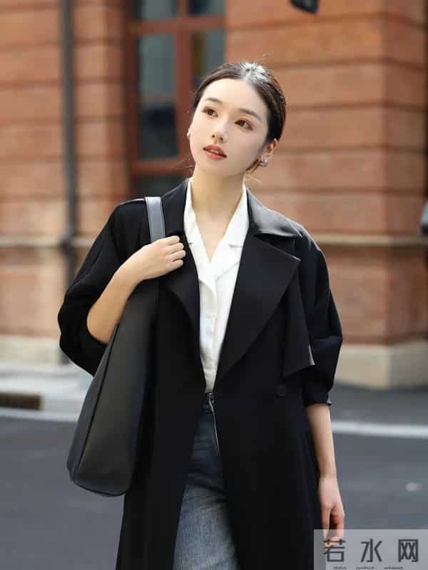 被问爆的“黑大衣+牛仔裤”，到底赢在哪？