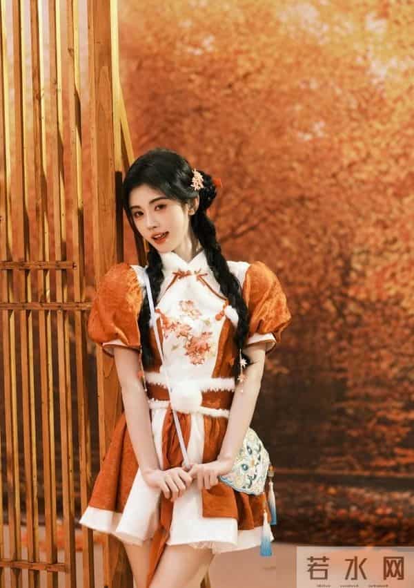 极简风穿搭的三个特点：简约、干净、利落的设计，休闲舒适又时尚