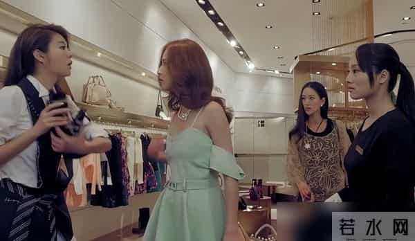 “女人味”失去吸引力了？高跟鞋被“抛弃”，市场迎来寒冬