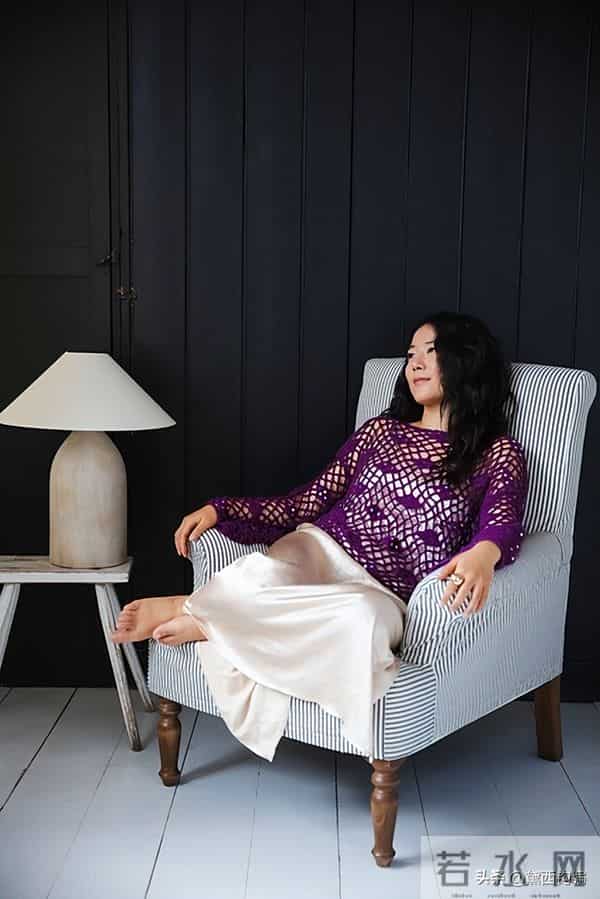 Jess D Bennett设计的无尽银河套头衫、罩衫，轻盈又俏皮