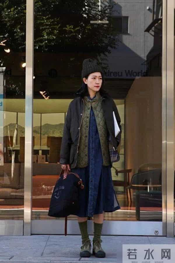 羽绒服彻底过时了！今年流行这3种“冬装”，时髦百搭，还很显瘦