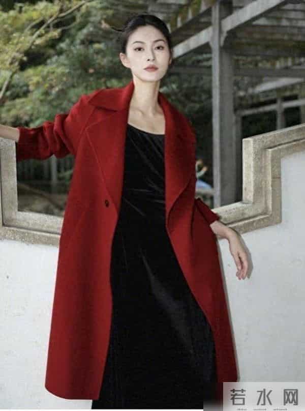 皮肤偏黄偏黑的女人，秋冬少穿“棕色”！这3种颜色更高级显白