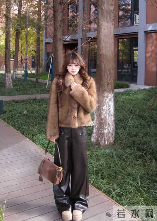 皮裤+勃肯鞋｜又拽又慵懒的混搭感绝了！