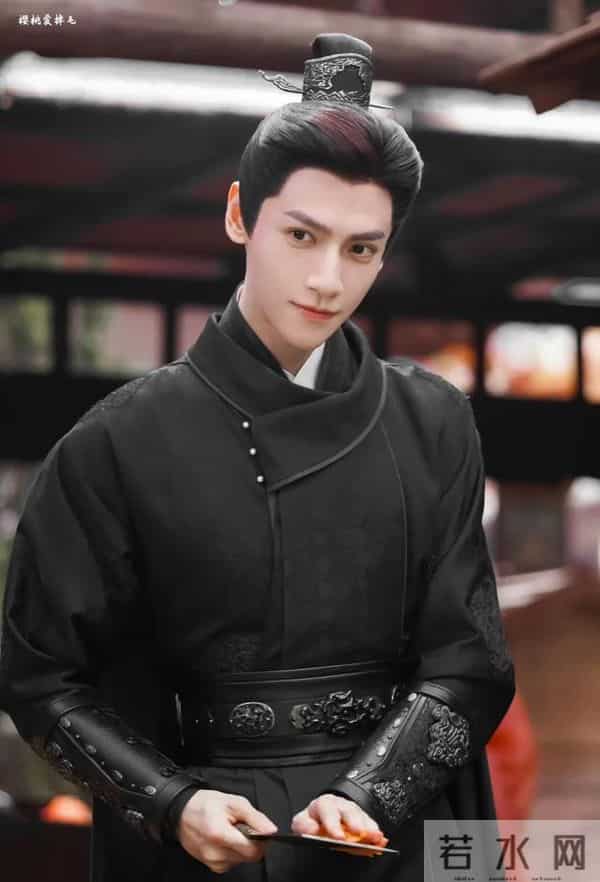 罗云熙空降杭州状态不佳！脸颊凹陷瘦成皮包骨，笑容诡异引热议