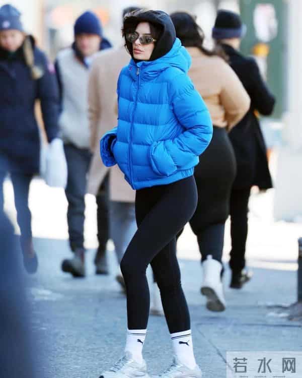 羽绒服内搭优选这几类最合适！简单方便又耐看，室内室外都洋气