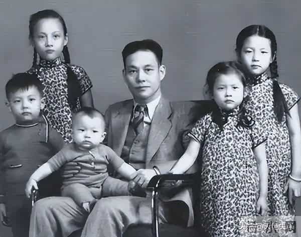 她是上海首席名媛，和戏子私奔生下6个孩子，如今个个是她骄傲