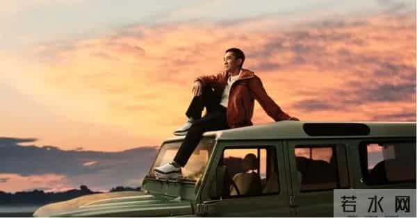 韩剧女主穿火的鞋，这回真成美国足力健了