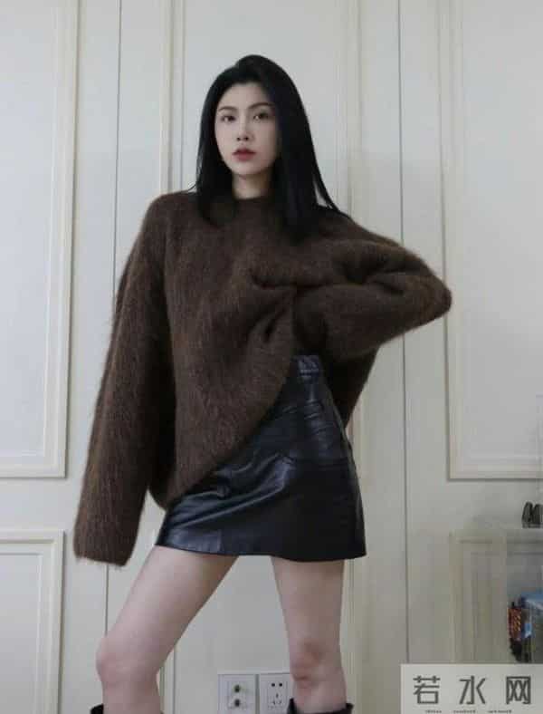 皮肤偏黄偏黑的女人，秋冬少穿“棕色”！这3种颜色更高级显白