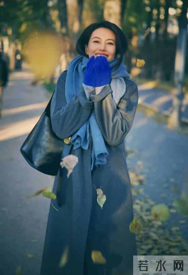 冬日最流行的4条“半身裙”，不管搭配短外套、长外套，保暖洋气