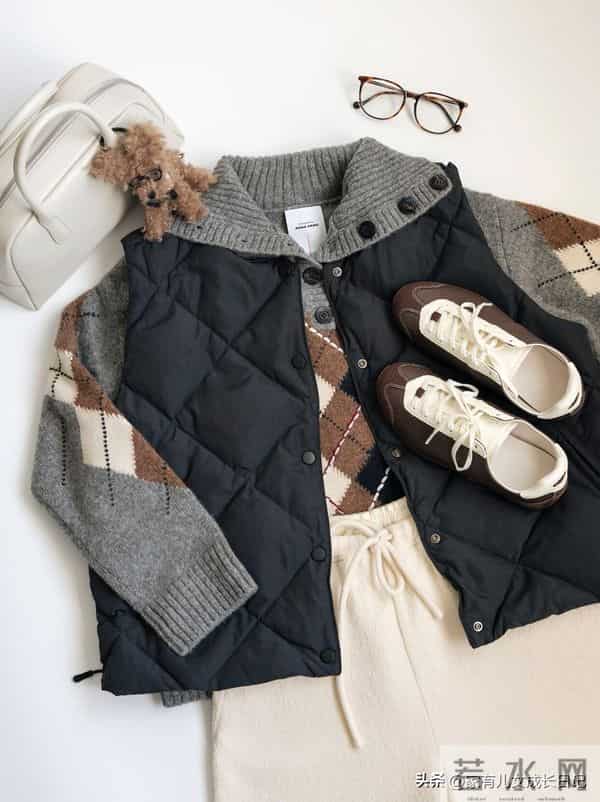 秋冬“一周通勤穿搭公式”｜灰格纹西装+深棕裤，照搬有高级感