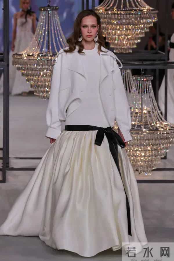 Isabel Sanchis 2026 春夏婚纱秀场