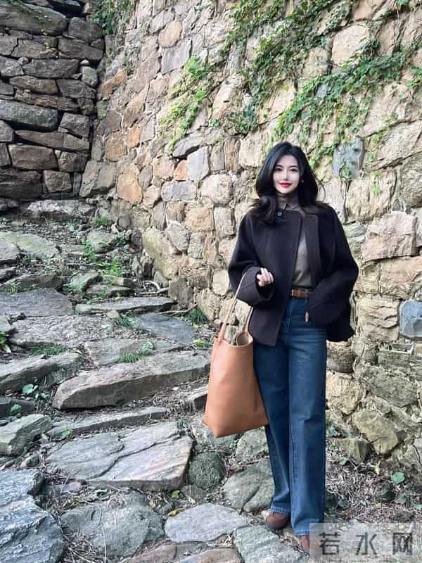 今年冬天短大衣又火啦！这样搭配美翻了！