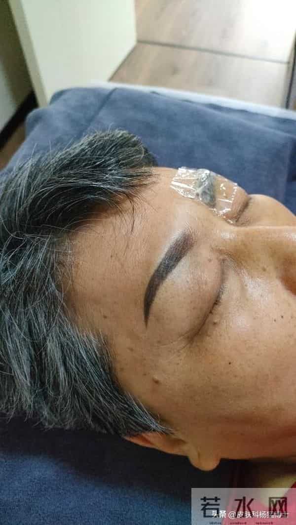 文眉师故意文丑眉强迫顾客升单获刑，纹眉背后的健康隐患：