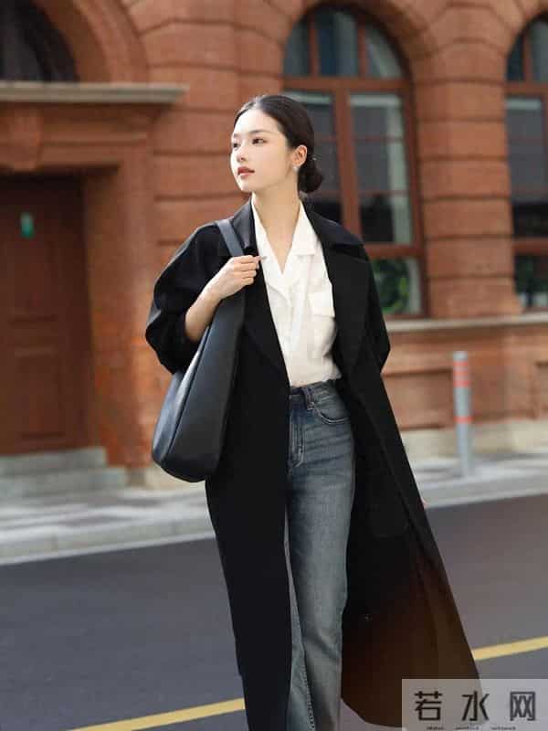 被问爆的“黑大衣+牛仔裤”，到底赢在哪？