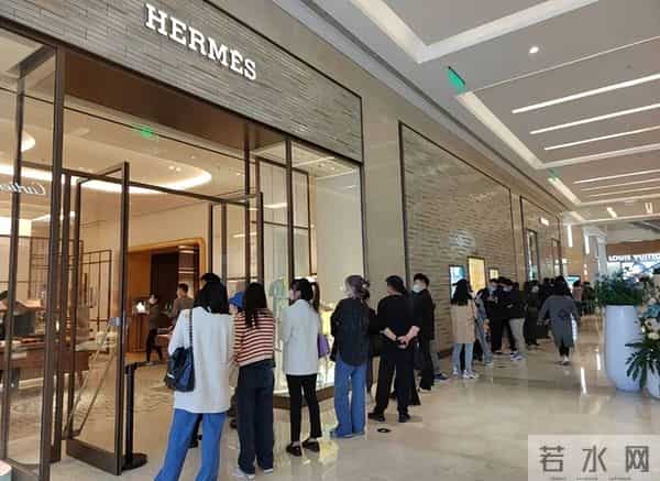 爱马仕继承人被骗150亿？家底被25年好友掏空，富不过三代具象化