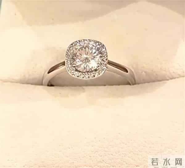 一枚百元戒指的魔力：胖东来“小方糖”为何甜透年轻人