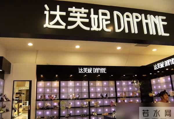 “女人味”失去吸引力了？高跟鞋被“抛弃”，市场迎来寒冬